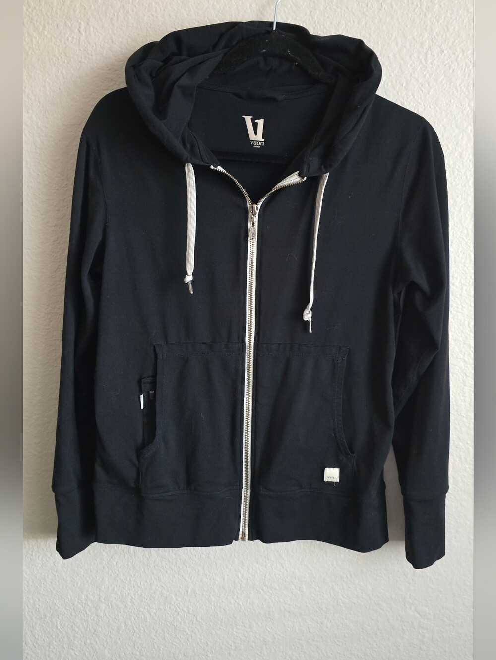 Vuori Black Zip-Up Hooded Utility Jacket with White Drawstrings
